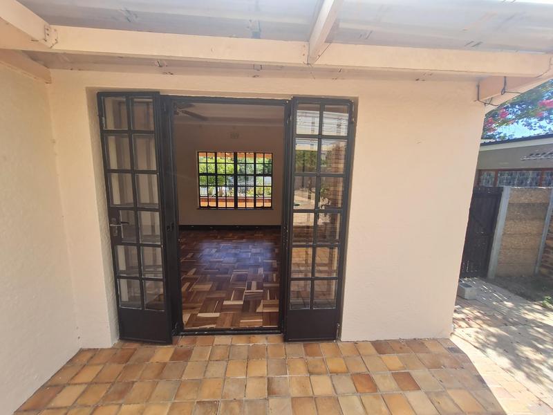 To Let 3 Bedroom Property for Rent in Stuarts Hill Western Cape